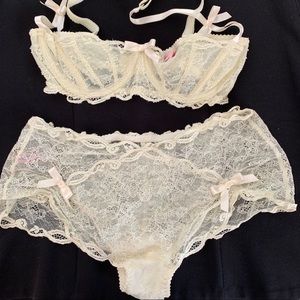 Agent provocateur cream lace boy short - size M